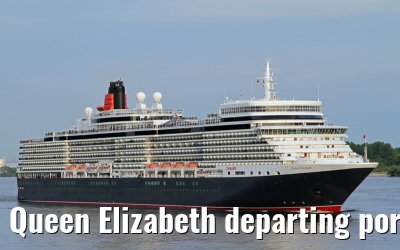 Queen Elizabeth departing port of Hamburg, 17. July 2013