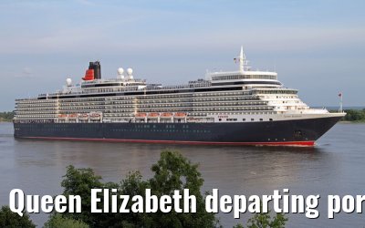 Queen Elizabeth departing port of Hamburg, 17. July 2013