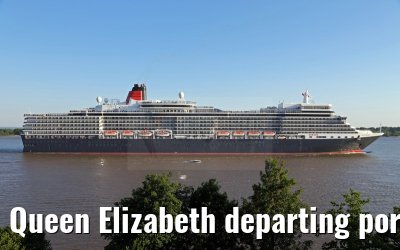 Queen Elizabeth departing port of Hamburg 02. July 2015