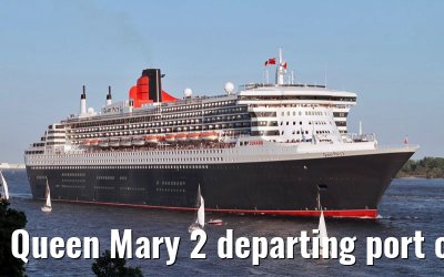 Queen Mary 2 departing port of Hamburg, 08. May 2011
