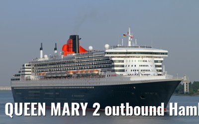 QUEEN MARY 2 outbound Hamburg - May 20, 2012