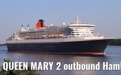 QUEEN MARY 2 outbound Hamburg - May 20, 2012