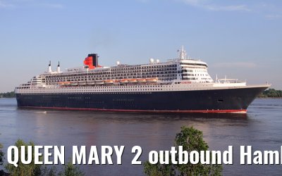 QUEEN MARY 2 outbound Hamburg - May 20, 2012