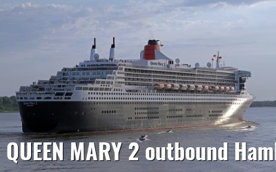 QUEEN MARY 2 outbound Hamburg - May 20, 2012