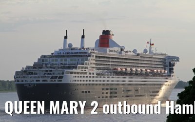 QUEEN MARY 2 outbound Hamburg - May 20, 2012