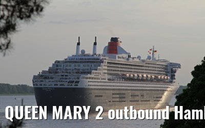 QUEEN MARY 2 outbound Hamburg - May 20, 2012