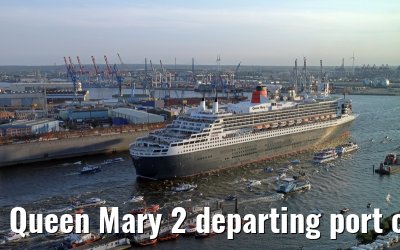 Queen Mary 2 departing port of Hamburg, 24. August 2013