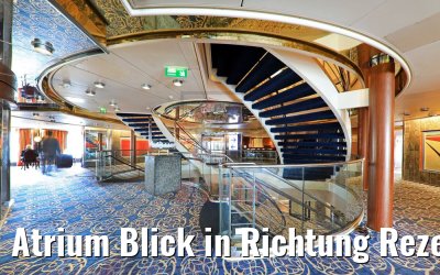 Atrium Blick in Richtung Rezeption MS Amera