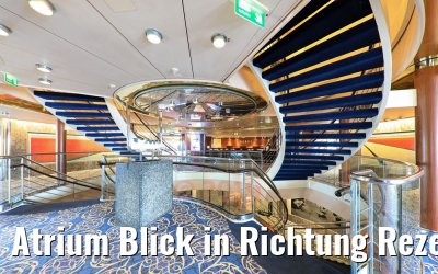 Atrium Blick in Richtung Rezeption MS Amera