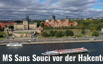 MS Sans Souci vor der Hakenterrasse in Stettin 06.10.2020