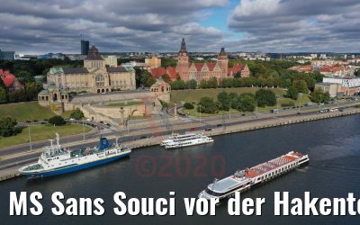 MS Sans Souci vor der Hakenterrasse in Stettin 06.10.2020