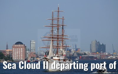 Sea Cloud II departing port of Hamburg 13. August 2015