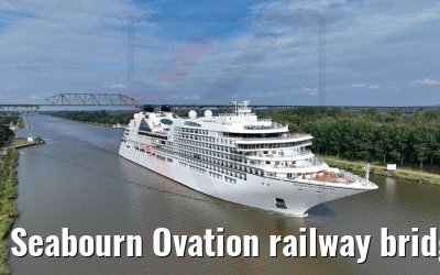 Seabourn Ovation railway bridge Hochdonn Kiel Canal 12.09.2022