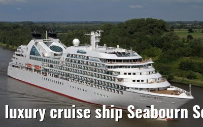 luxury cruise ship Seabourn Sojourn, Kiel Canal, 20. August 2013