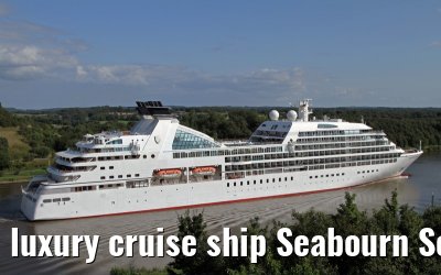 luxury cruise ship Seabourn Sojourn, Kiel Canal, 20. August 2013