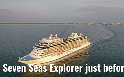 Seven Seas Explorer just before sunset, Warnemünde 07.08.2019