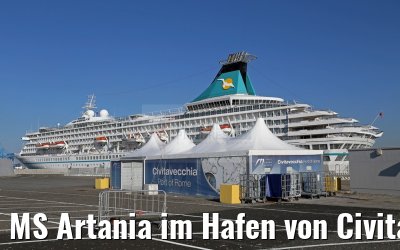MS Artania im Hafen von Civitavecchia 21.12.2015
