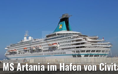 MS Artania im Hafen von Civitavecchia 21.12.2015