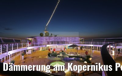 Dämmerung am Kopernikus Pool MS Artania 19.12.2015