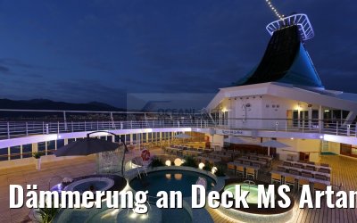 Dämmerung an Deck MS Artania 19.12.2015