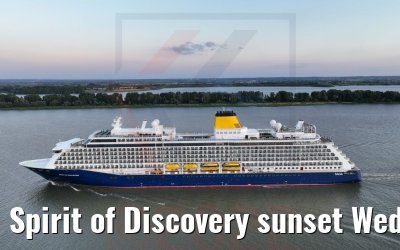 Spirit of Discovery sunset Wedel, Elbe 04.07.2022