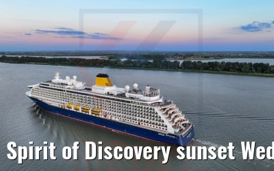 Spirit of Discovery sunset Wedel, Elbe 04.07.2022