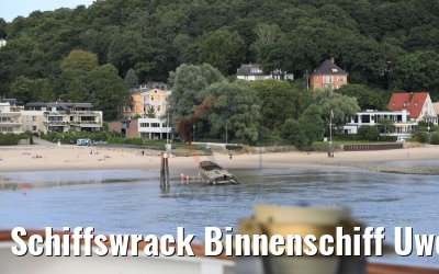 Schiffswrack Binnenschiff Uwe bei Blankenese von MS Ocean Majesty 16.08.2017