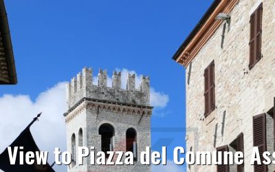 View to Piazza del Comune Assisi