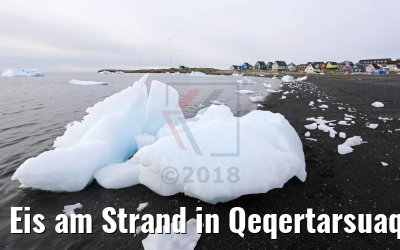 Eis am Strand in Qeqertarsuaq, Grönland