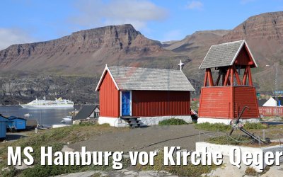 MS Hamburg vor Kirche Qeqertarsuaq, Grönland