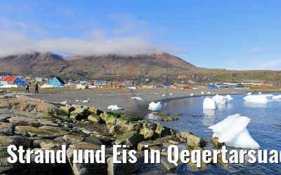 Strand und Eis in Qeqertarsuaq, Groenland