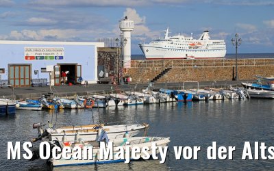 MS Ocean Majesty vor der Altstadt von Lipari 11.10.2017