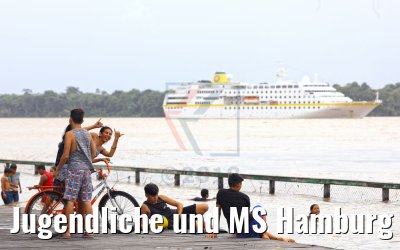 Jugendliche und MS Hamburg Afúa, Amazonas 04.02.2018