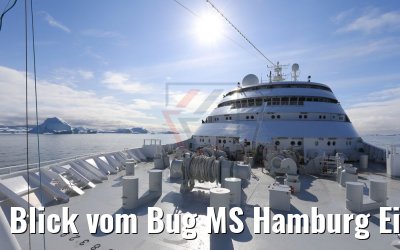 Blick vom Bug MS Hamburg Eisfjord, Grönland