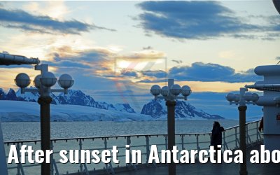 After sunset in Antarctica aboard MS Hamburg 09.01.2017