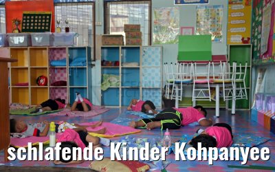 schlafende Kinder Kohpanyee School Thailand 27.01.2016