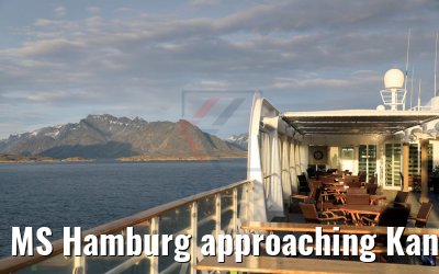MS Hamburg approaching Kangerlussuaq