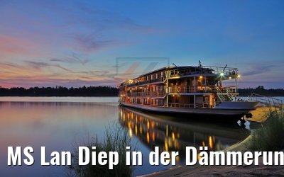 MS Lan Diep in der Dämmerung bei Rokar Kaong, Kambodscha 14.04.2017