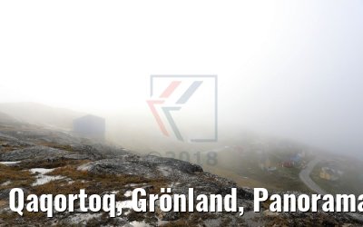 Qaqortoq, Grönland, Panoramablick im Nebel