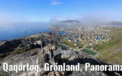 Qaqortoq, Grönland, Panoramablick im Nebel
