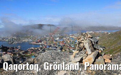Qaqortoq, Grönland, Panoramablick im Nebel
