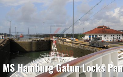 MS Hamburg Gatun Locks Panama Canal 13.02.2019