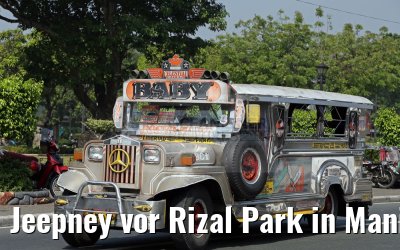 Jeepney vor Rizal Park in Manila