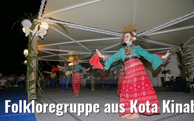 Folkloregruppe aus Kota Kinabalu auf MS Hamburg