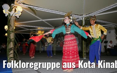 Folkloregruppe aus Kota Kinabalu auf MS Hamburg