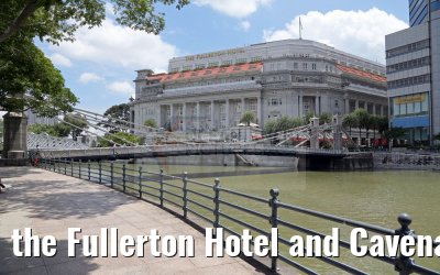the Fullerton Hotel and Cavenagh Bridge Singapore 22.02.2016