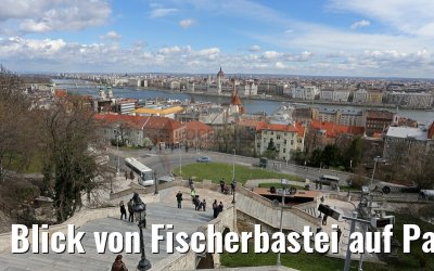 Blick von Fischerbastei auf Parlament in Budapest 01.04.2015