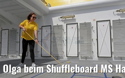 Olga beim Shuffleboard MS Hamburg 31.01.2016