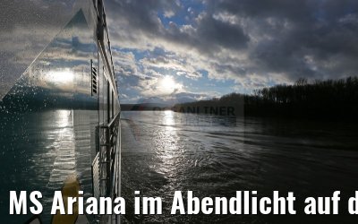 MS Ariana im Abendlicht auf der Donau 02.04.2015