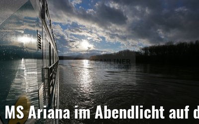 MS Ariana im Abendlicht auf der Donau 02.04.2015